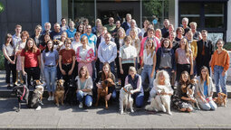 Ein Gruppenfoto der Mitarbeiterinnen und Mitarbeiter des Deutschen Tierschutzbundes