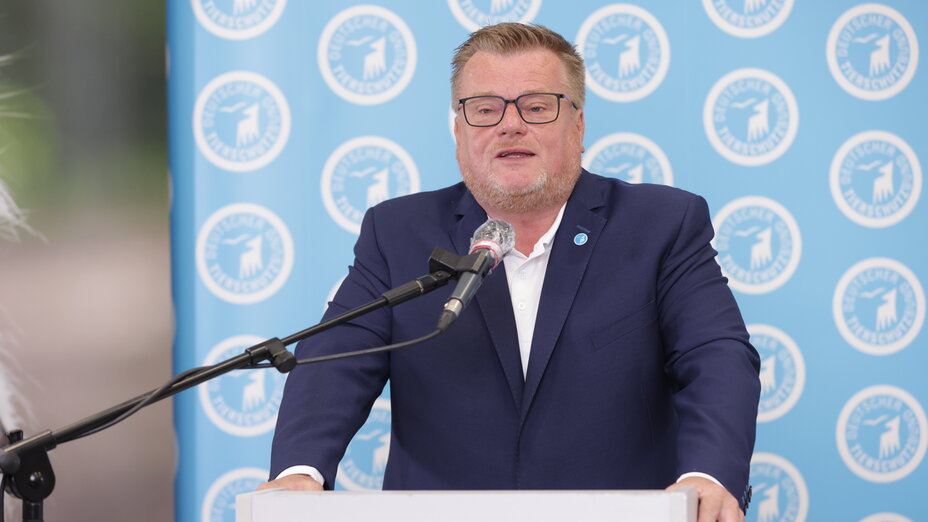 Thomas Schröder führt durch die Mitgliederversammlung 2021